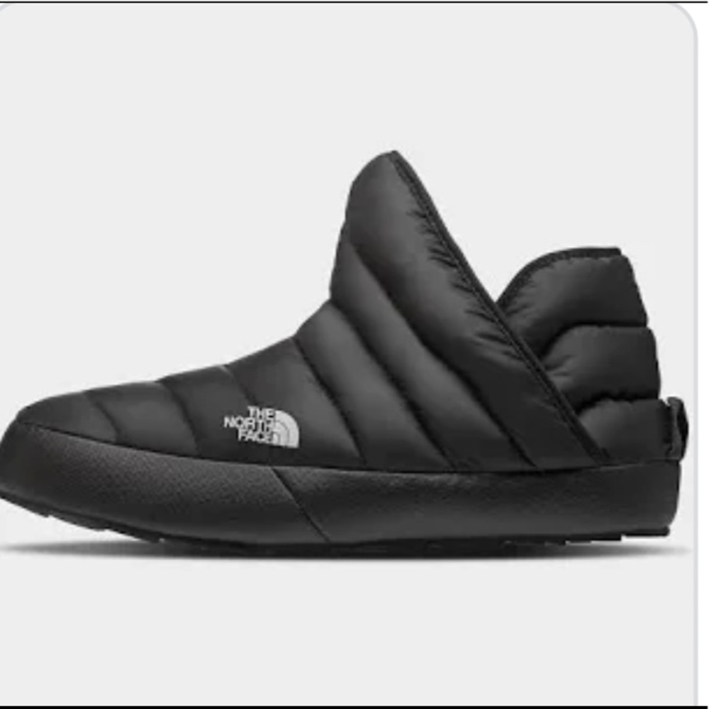 The North Face Thermoball slippers NWOT Never worn